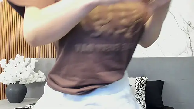 Snapshot of Amara_Velvet_ chatting on June 2026 08:36:02 PM Amara Velvet online show from June 2026 08:36:02 PM