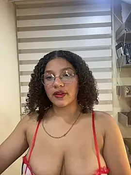 Snapshot of KendyLove_ chatting on May 2026 04:50:01 AM KendyLove online show from May 2026 04:50:01 AM