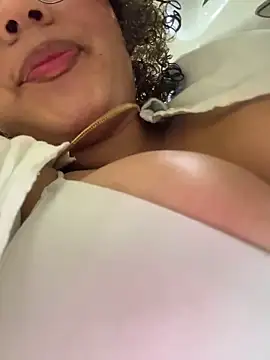Snapshot of KendyLove_ chatting on May 2026 02:21:02 AM KendyLove online show from May 2026 02:21:02 AM