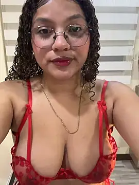 Snapshot of KendyLove_ chatting on May 2026 05:48:01 AM KendyLove online show from May 2026 05:48:01 AM