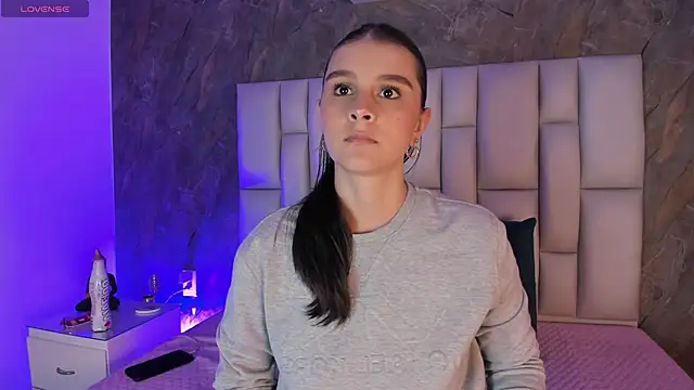 lya gomez online show from April 2026 02:46:02 AM