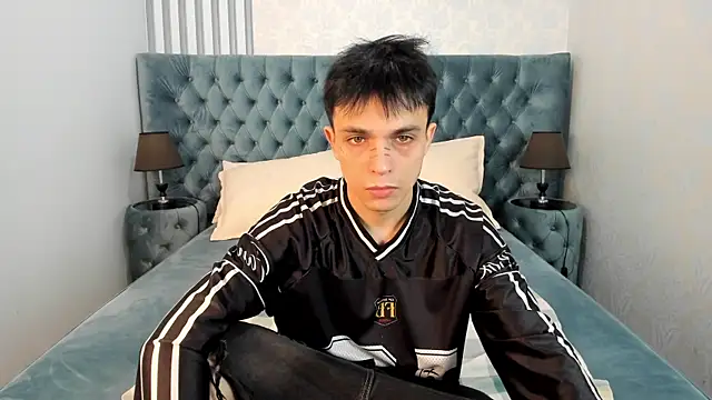 ClarkBev online show from April 2026 06:25:02 AM