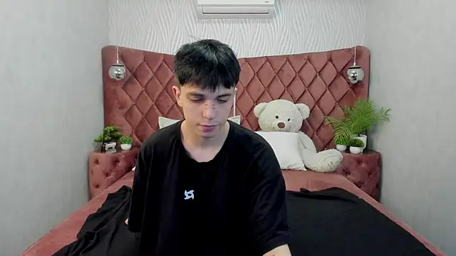 ClarkBev online show from March 2026 06:44:01 AM