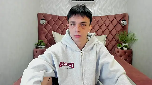 ClarkBev online show from April 2026 06:19:02 AM