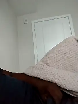 makeherfeelg online show from April 2026 12:20:01 PM