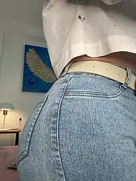 Viictoria-Jones online show from March 2026 11:07:01 AM