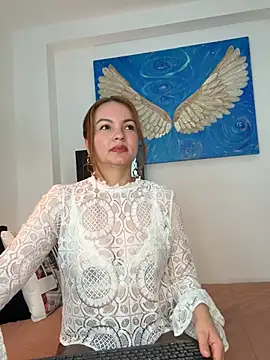 Viictoria-Jones online show from April 2026 10:17:02 AM