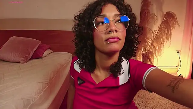 Meganlux1 online show from April 2026 07:49:01 PM