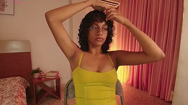 Meganlux1 online show from May 2026 07:41:02 PM