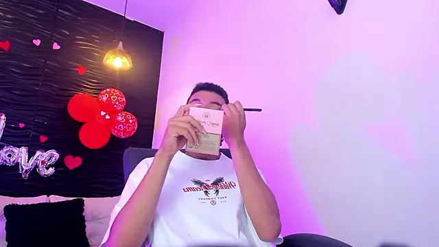 dominicjonnes online show from March 2026 10:15:02 PM