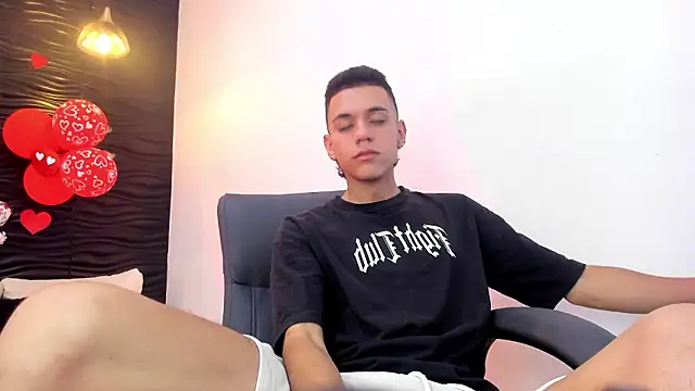 dominicjonnes online show from March 2026 10:54:01 PM