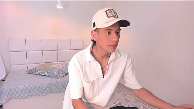 Snapshot of dominicjonnes chatting on February 2026 07:36:01 PM dominicjonnes online show from February 2026 07:36:01 PM