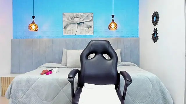 karola cute  online show from April 2026 10:21:02 AM