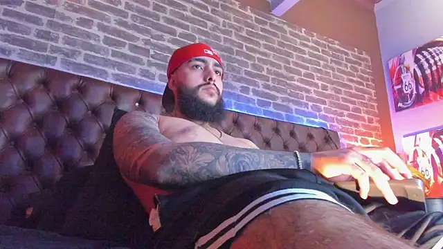 SantiagoHincapiie online show from March 2026 08:36:01 PM