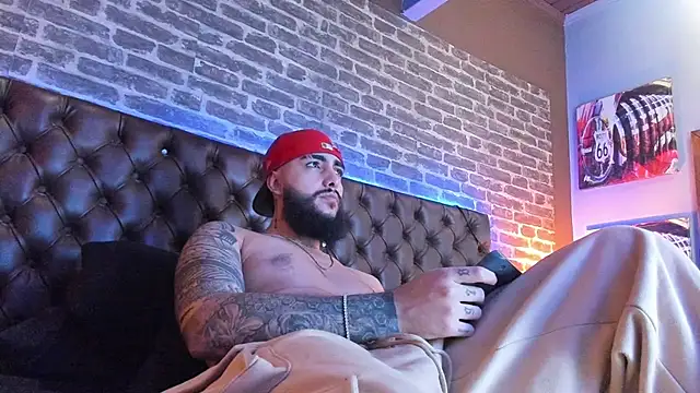 SantiagoHincapiie online show from March 2026 04:27:01 AM