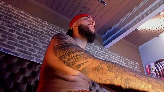 SantiagoHincapiie online show from March 2026 08:58:02 PM