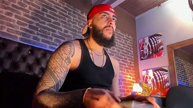 SantiagoHincapiie online show from March 2026 09:08:01 PM