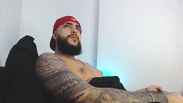 SantiagoHincapiie online show from March 2026 05:18:02 AM