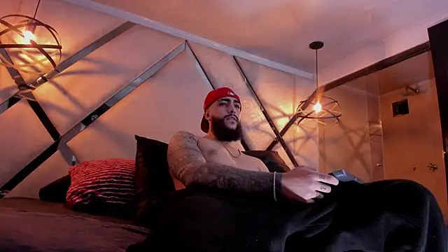 SantiagoHincapiie online show from March 2026 04:20:02 AM