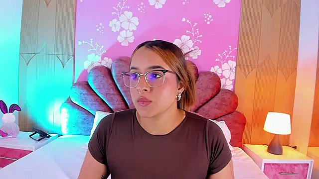 Sara colyn online show from February 2026 09:04:02 PM