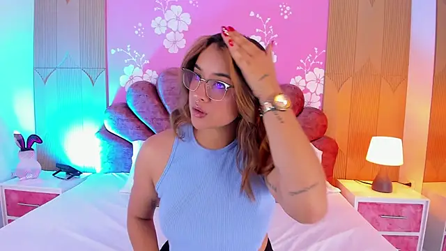 Sara colyn online show from March 2026 09:11:02 PM