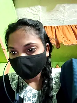 Cute aroshi online show from February 2026 04:40:01 PM