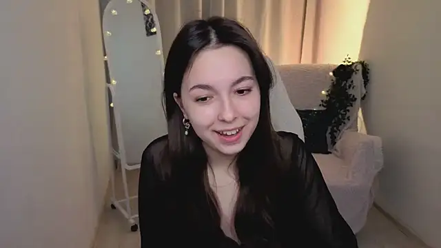 BellaThery online show from May 2026 05:04:02 AM