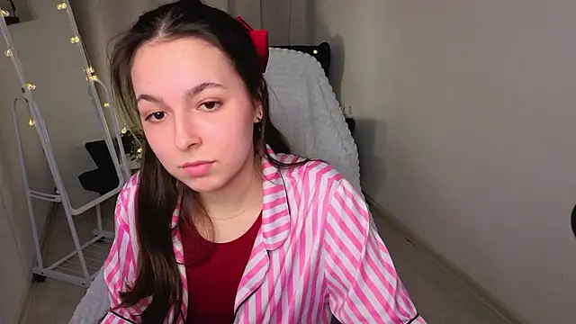 BellaThery online show from February 2026 01:35:02 PM