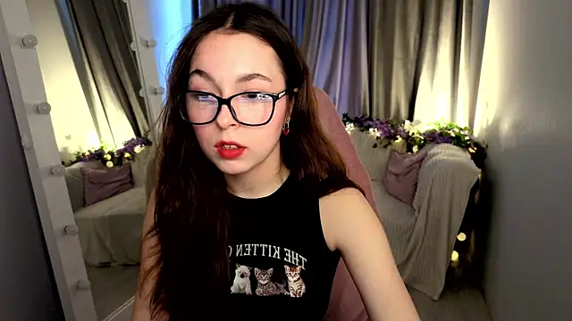 BellaThery online show from April 2026 05:09:02 AM