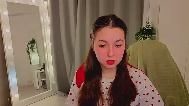 BellaThery online show from March 2026 05:12:02 AM