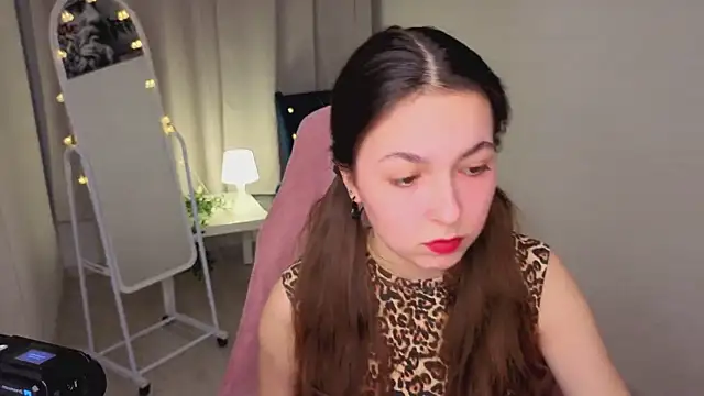 BellaThery online show from March 2026 05:07:01 AM