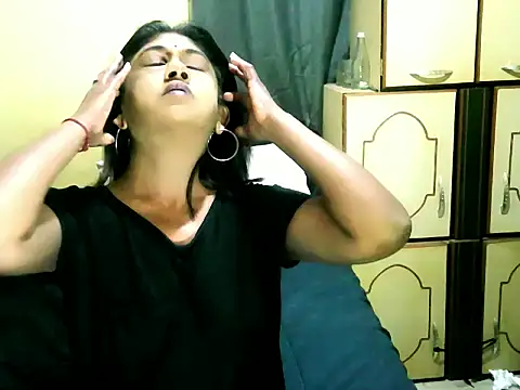 IndianPleasures21 online show from May 2026 04:02:02 PM