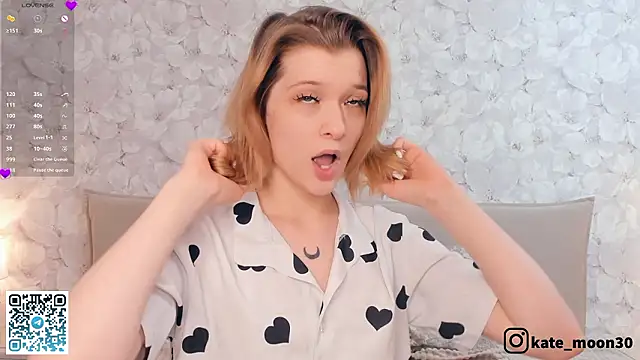 Snapshot of CleopatraHabibi chatting on March 2026 07:23:01 AM CleopatraHabibi online show from March 2026 07:23:01 AM