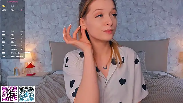 Snapshot of CleopatraHabibi chatting on March 2026 07:10:01 AM CleopatraHabibi online show from March 2026 07:10:01 AM