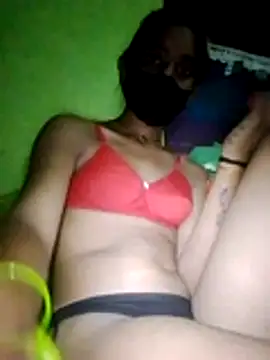 wifedesi7050 online show from April 2026 05:09:02 PM