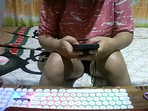Snapshot of Radiant_smile chatting on May 2026 07:40:02 PM Radiant smile online show from May 2026 07:40:02 PM