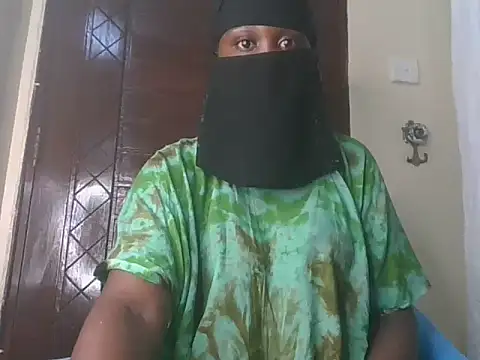 sweetchocolatey-puss online show from February 2026 07:05:01 PM