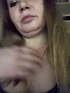 Snapshot of KiraStanton chatting on February 2026 12:44:02 AM KiraStanton online show from February 2026 12:44:02 AM