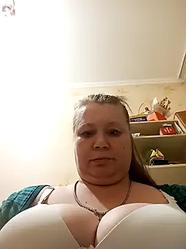 KiraStanton online show from April 2026 06:57:01 PM