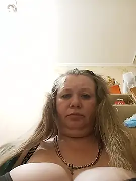 Snapshot of KiraStanton chatting on June 2026 01:22:02 AM KiraStanton online show from June 2026 01:22:02 AM