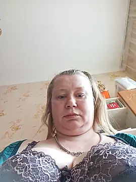 Snapshot of KiraStanton chatting on May 2026 12:34:01 PM KiraStanton online show from May 2026 12:34:01 PM