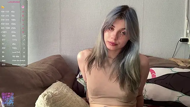 Emmibrilson online show from May 2026 10:37:02 AM