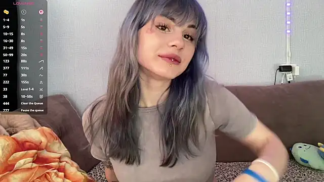 Emmibrilson online show from April 2026 11:45:01 AM