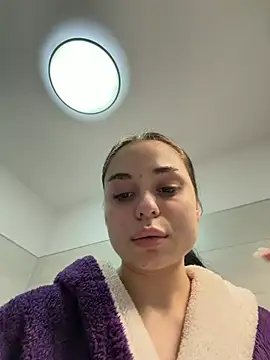 Olivia Noor online show from March 2026 09:39:01 PM