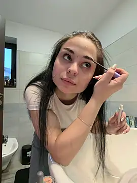 Olivia Noor online show from April 2026 05:17:02 PM