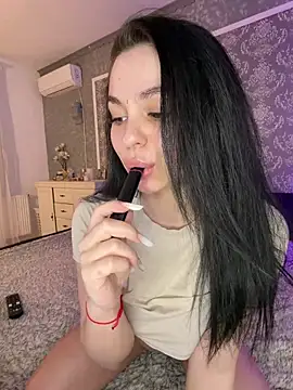 Olivia Noor online show from March 2026 11:20:01 PM