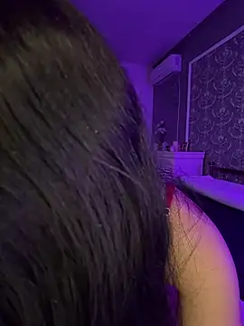 Olivia Noor online show from April 2026 11:40:02 PM