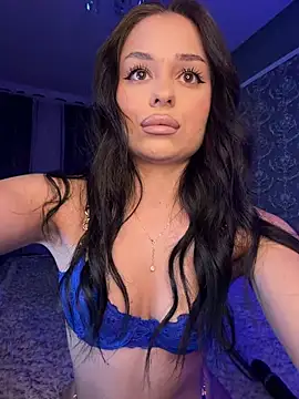 Olivia Noor online show from May 2026 10:28:01 PM