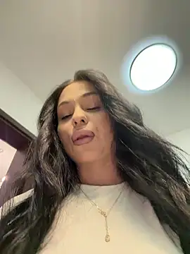 Olivia Noor online show from May 2026 08:22:01 PM
