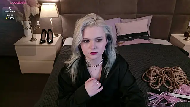 Ivy Marlowe online show from April 2026 02:10:01 PM